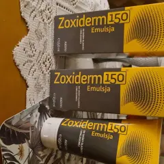 Trzy opakowania emulsji Zoxiderm 150 do skóry gładkiej i owłosionej, każdy po 150 ml.