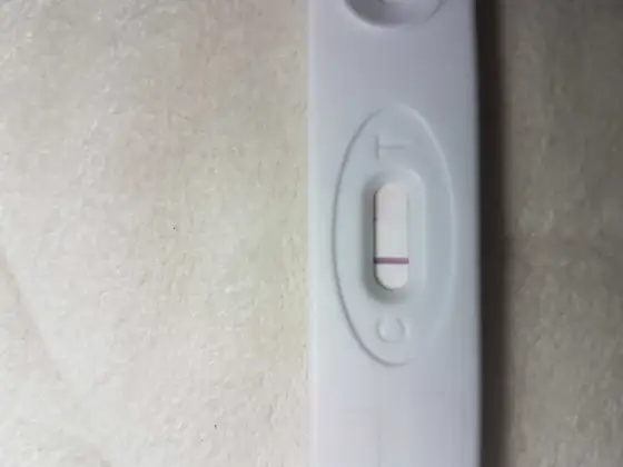 Spóźnia się miesiączka 2 tyg., test ujemny? Co to znaczy?